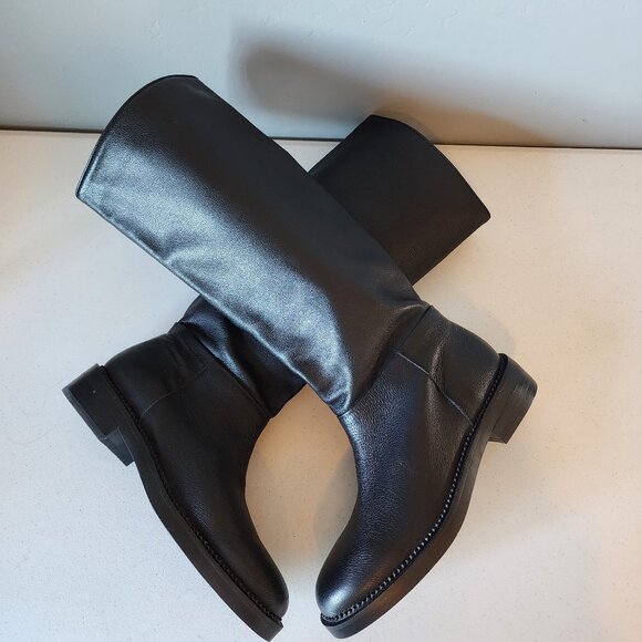 Elegant Black Heeled Boots - Picture 9 of 14